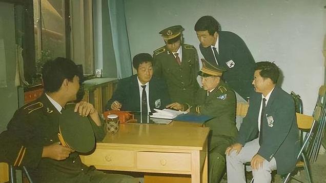 哨兵李俊被杀，震动总参谋部领导，要求限期破案，可案子悬了5年