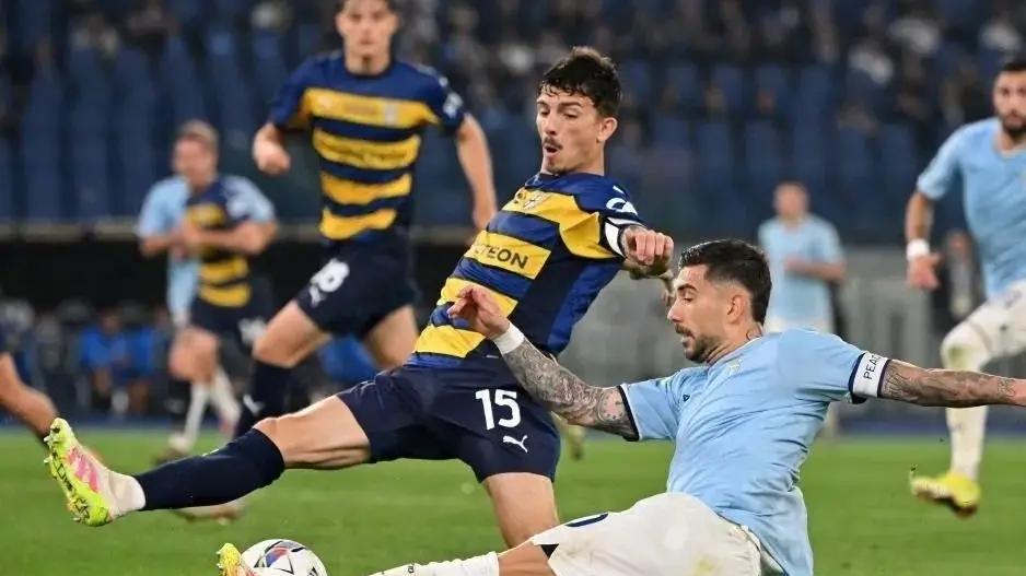 意甲对决：黑马科莫客场出征，帕尔马残阵难挡锋芒，附赠足球日记扫盘分享