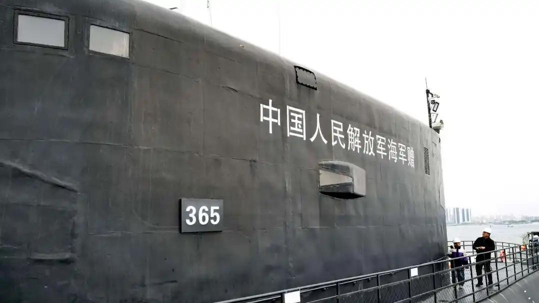 过于落后随便展示？当年我国重金求购的俄罗斯潜艇，如今随便参观