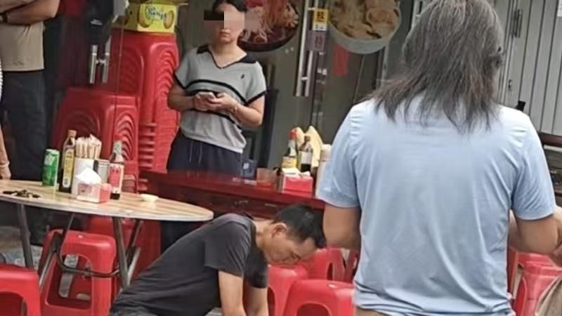 小吃店老板徒手救人，这份见义勇为实至名归