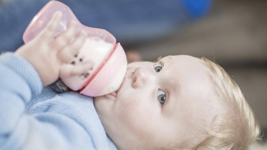 宝宝受凉吐奶别慌！爸妈速学这5招应急又护体