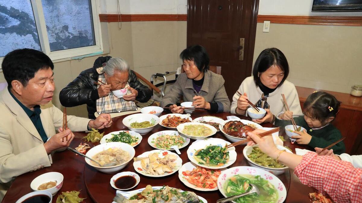婆婆去世，两个小叔子临走喊我：嫂子，咱商量一下老房子归谁所有