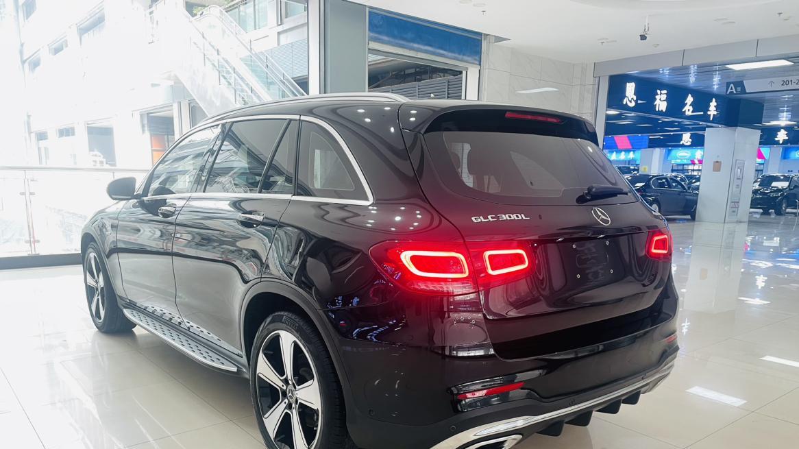 30万出头圆梦奔驰GLC，2022款四驱，5.1万公里准新车！