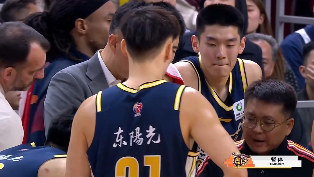 广东队逼出最强摇摆人！中国男篮要带徐杰！郭士强必须征召这两人