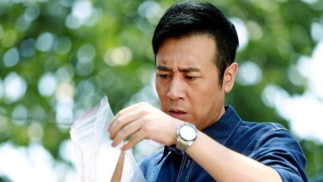 逆袭人生：从烤地瓜摊到荧屏巨星，于和伟的传奇