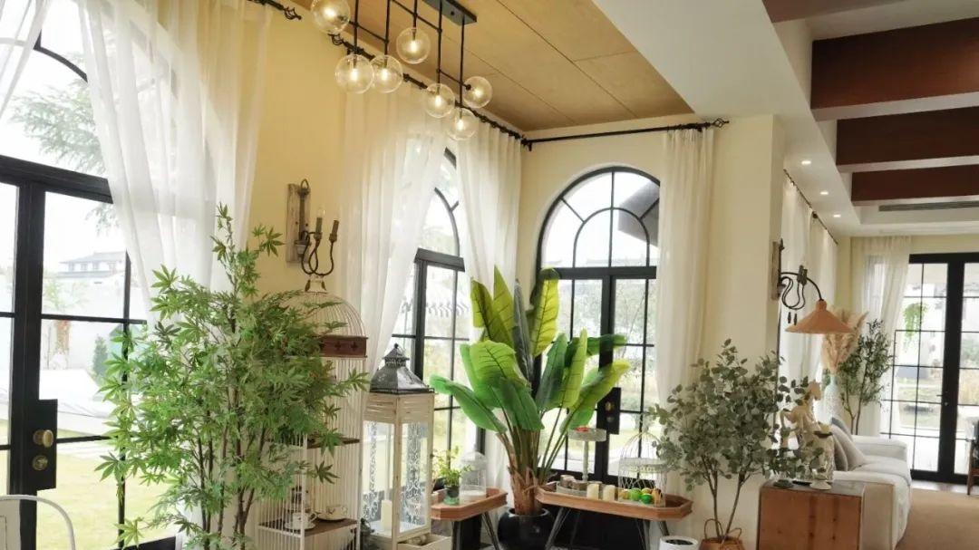 本土酒店集团，再度冲击高端市场？