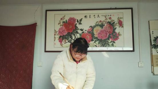 仝红玉：承父艺韵绘牡丹