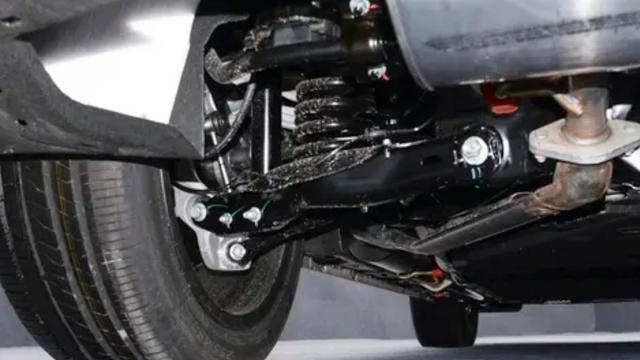 购车预算20万，该选零跑C11还是理想L6？3.9秒破百的家用纯电SUV