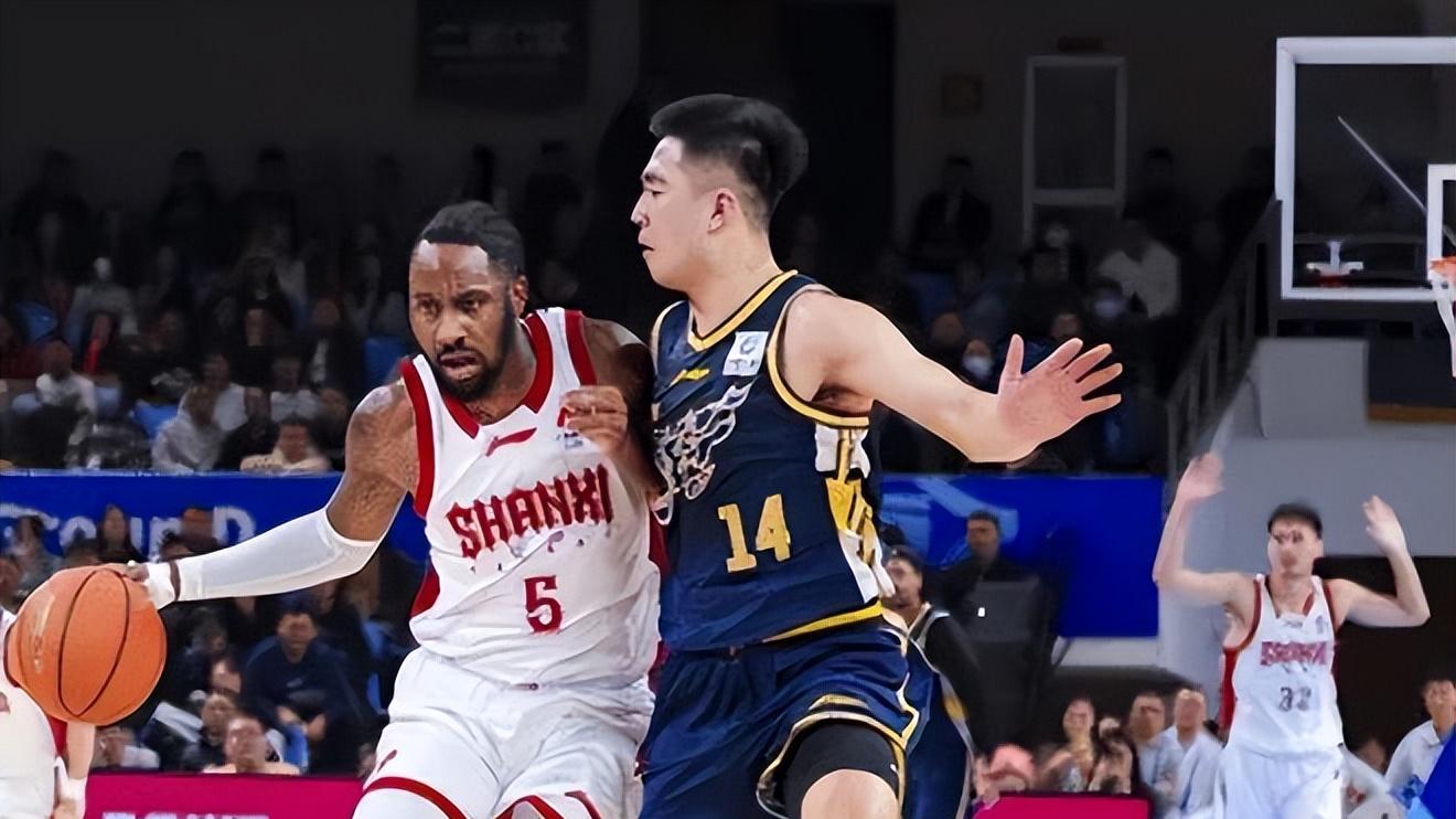 重磅引援全场只打2分钟，球迷问杜锋：用4人换他来干什么