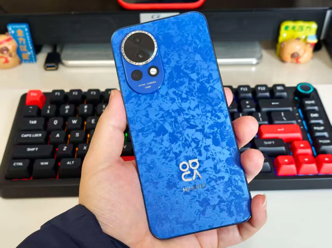 799元捡漏华为nova12，火速升到鸿蒙6.0，可惜C口磕了一角