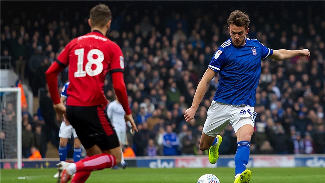 11/28周五2串1精选赛事分析：科莫主场表现极为强势，萨索洛客场抗压能力有限。