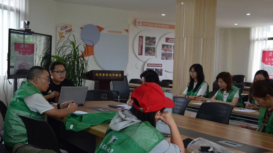 “无废碳行”环保队开展分类回收专题培训