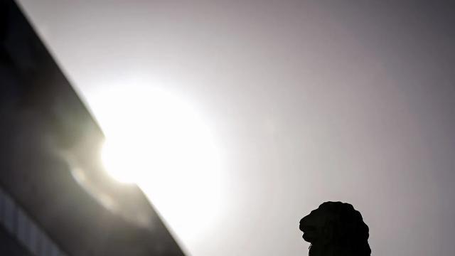 0-2！大马丁染红！英超最遗憾诞生！曼联捍卫主场，维拉直通欧联