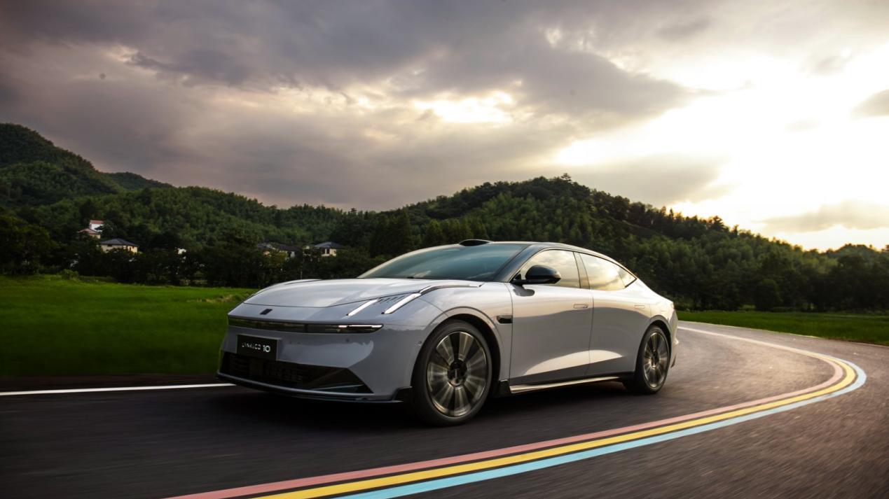 高级感无需等！领克10 EM-P天云米提前解锁2026流行色