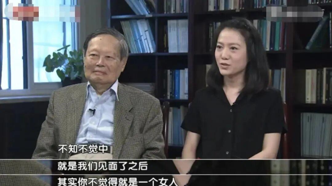 103岁杨振宁庆生！翁帆20年“熬”成这样：没遗产没孩子，却活成最狠赢家