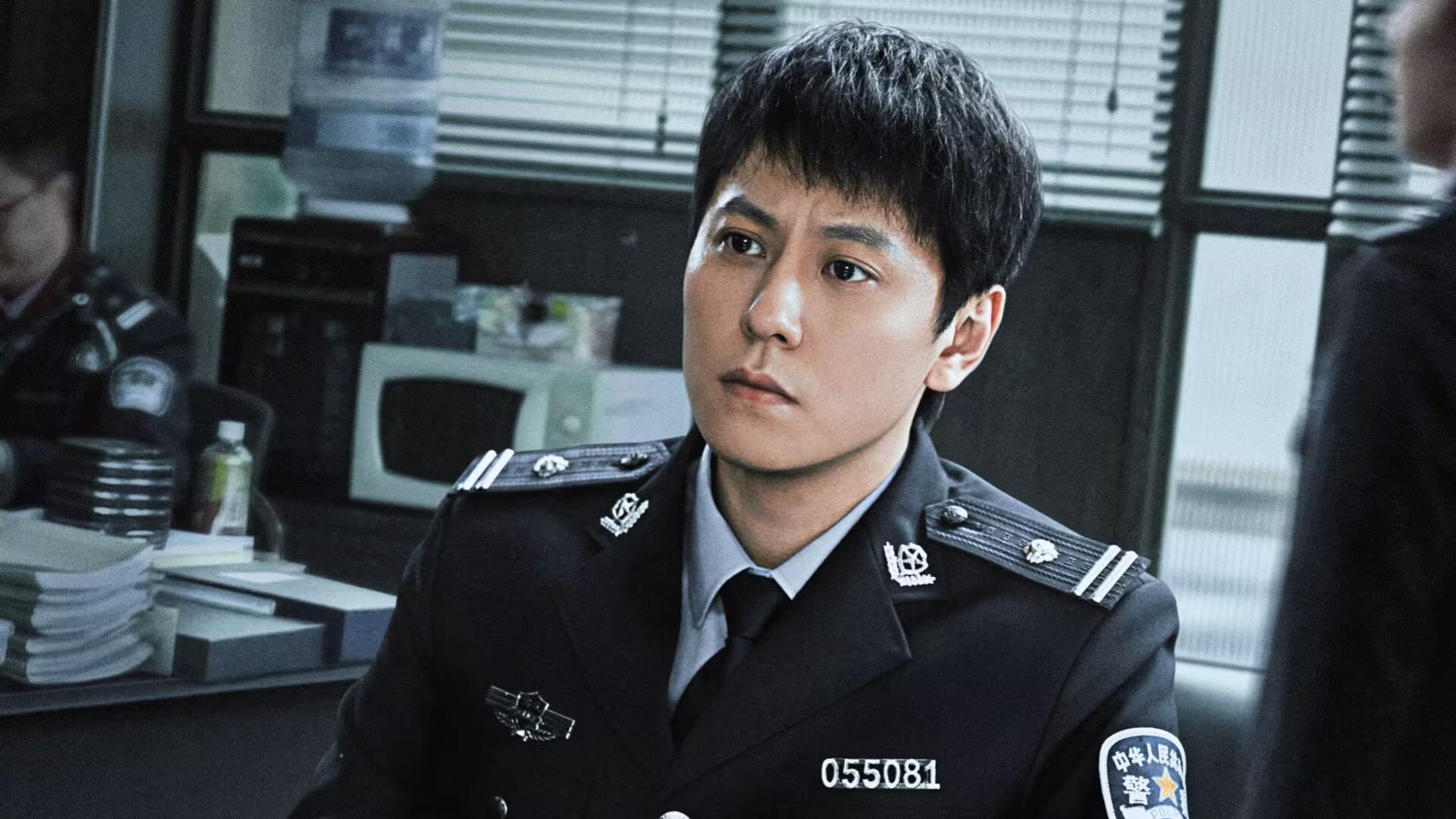 《罚罪2》直到被诬入狱，秦枫才发现，身边的内鬼不止两个