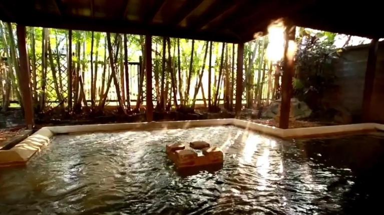 日本变态风俗：“男女混浴”一丝不挂，真的毫无隐私吗?