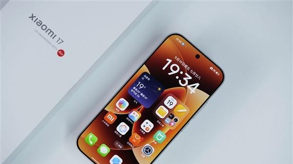 砍掉背屏的小米17，雷军多次诚恳推荐：被低估的物美价廉好机！