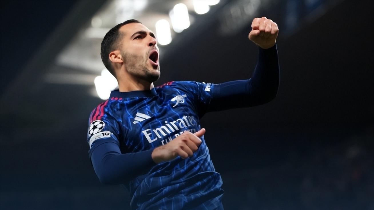 欧冠阿森纳3比0弱旅，十连胜遭遇魔鬼赛程，梅里诺两球状态佳