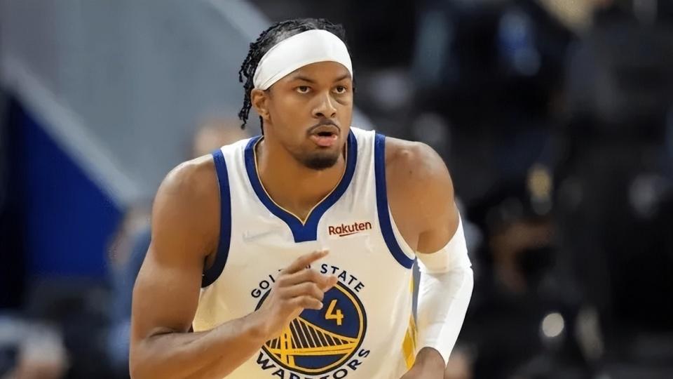 勇士126-116独行侠 球员评价：4人优秀，5人及格，2人低迷