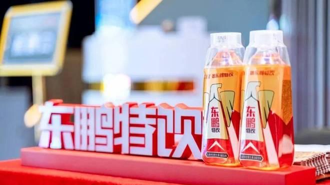 东鹏特饮前三季度创增速第一，咖啡茶饮却卖不动？