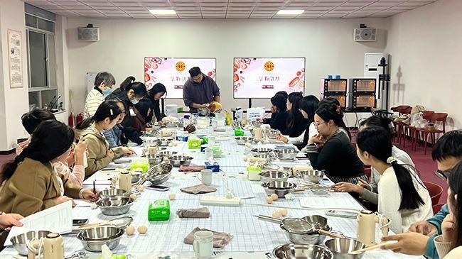 雄县总工会开展职工夜校烘焙课堂