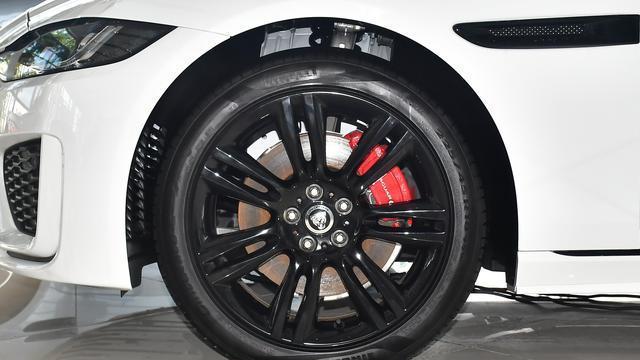 不到20万买捷豹XEL？豪华中型车，配2.0T+8AT组合，真的香吗？