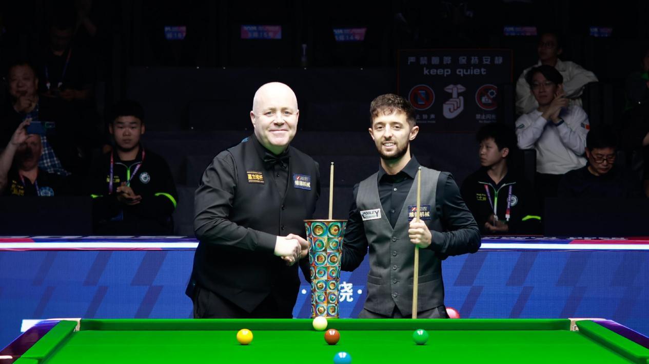 49岁老将1461天后再登顶！希金斯握拳庆祝喜笑颜开，4年2冠5亚