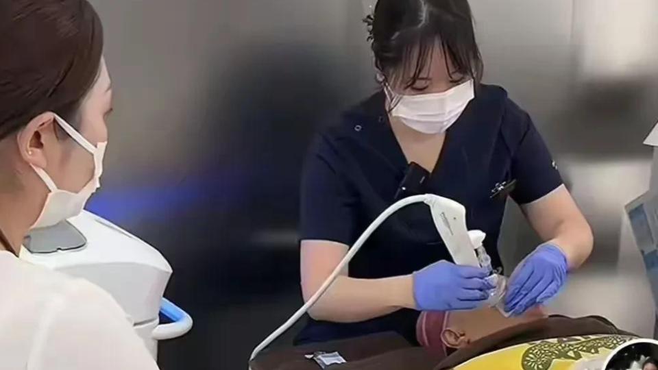 59岁"金龟子"陪丈夫日本求医：30年爱情保鲜的秘诀竟是这个！