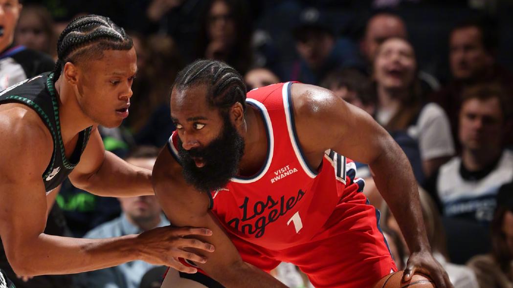 哈登34分迎里程碑，快船惜败森林狼！三个难题无法解决，该重建了