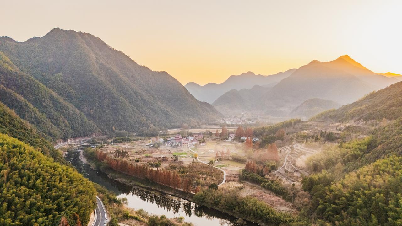 文案天花板，句句封神，认真读完这13句，总有一句能够治愈你！