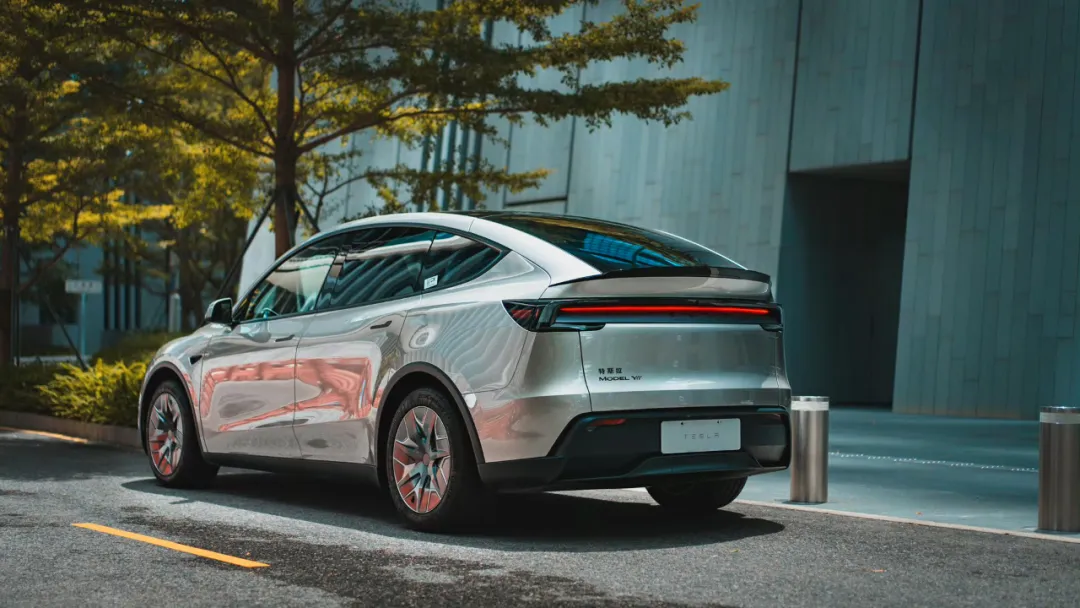 特斯拉FSD监督版行驶里程超65亿英里，呼吁网友推进欧洲审批