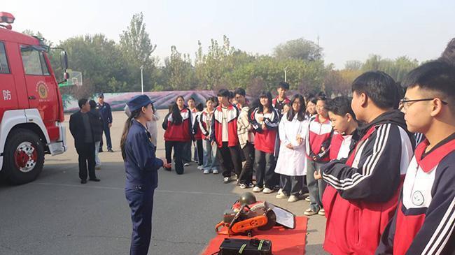 筑牢校园防火墙 安全伴我行