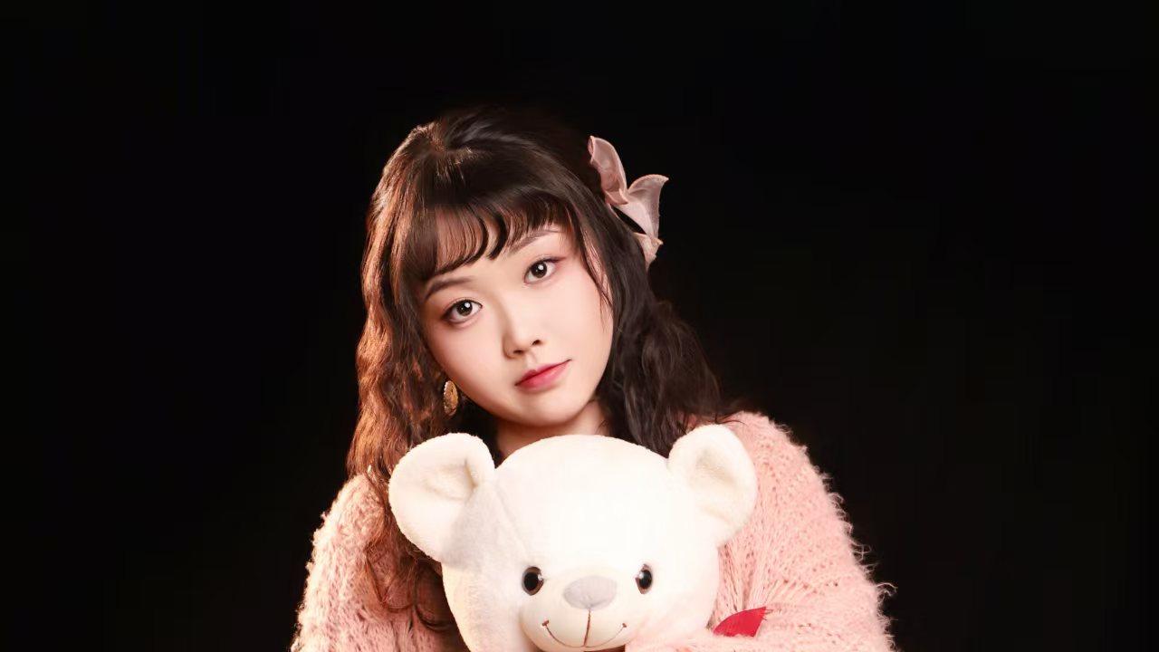 破茧·逐光—— 遇见易熙，一场关于蜕变的视觉叙事