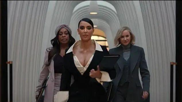 69岁克里斯·詹纳用黑科技回春逆生长！这画风，比女儿还年轻