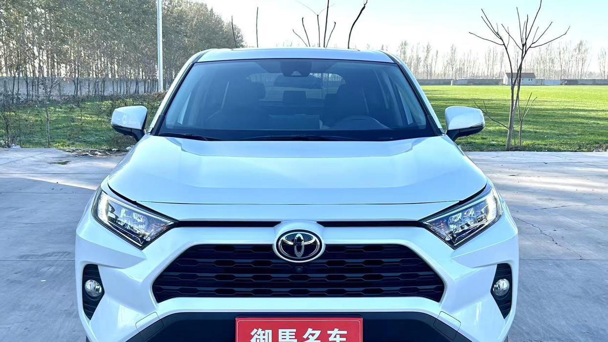 一手丰田RAV4荣放，城市SUV也能兼顾诗和远方