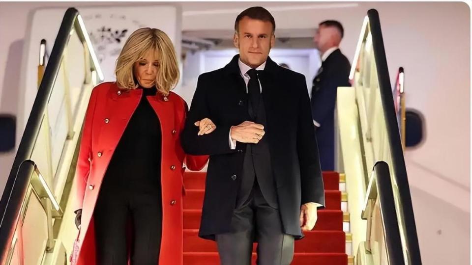 会谈结束，签署多项合作文件，当着中方的面，马克龙提出3个请求