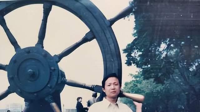 荒原中的生命图腾——雷家林《潇湘神·西北风情》深度赏析