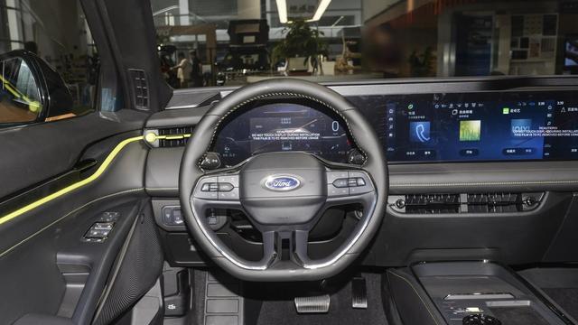 “六边形战士“如何炼成？深度解析蒙迪欧2.0T E-混动运动版