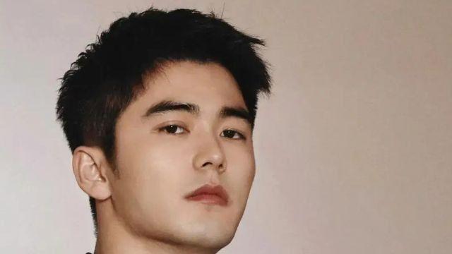 演员刘奕畅被曝酒后围殴他人！网友称因不愿陪酒，遭多位演员殴打