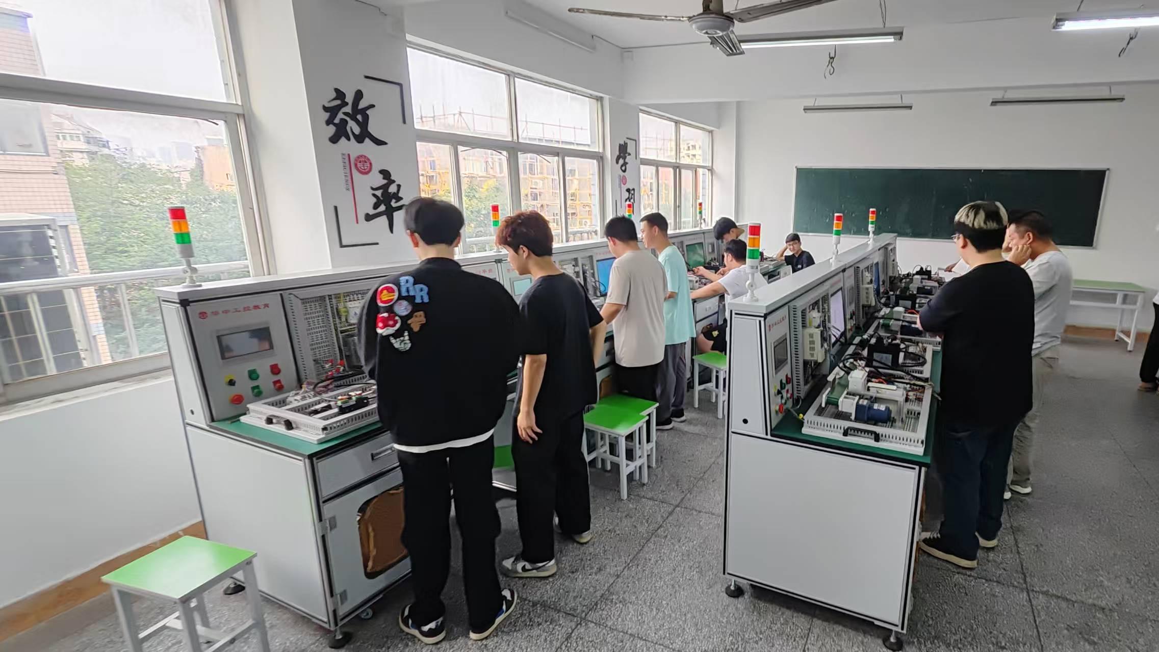 教学支持评估：武汉教学资源超丰富的电气自动化PLC培训学校