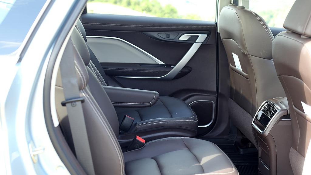 《MPV 车型深度评测：家庭出行的舒适之选》