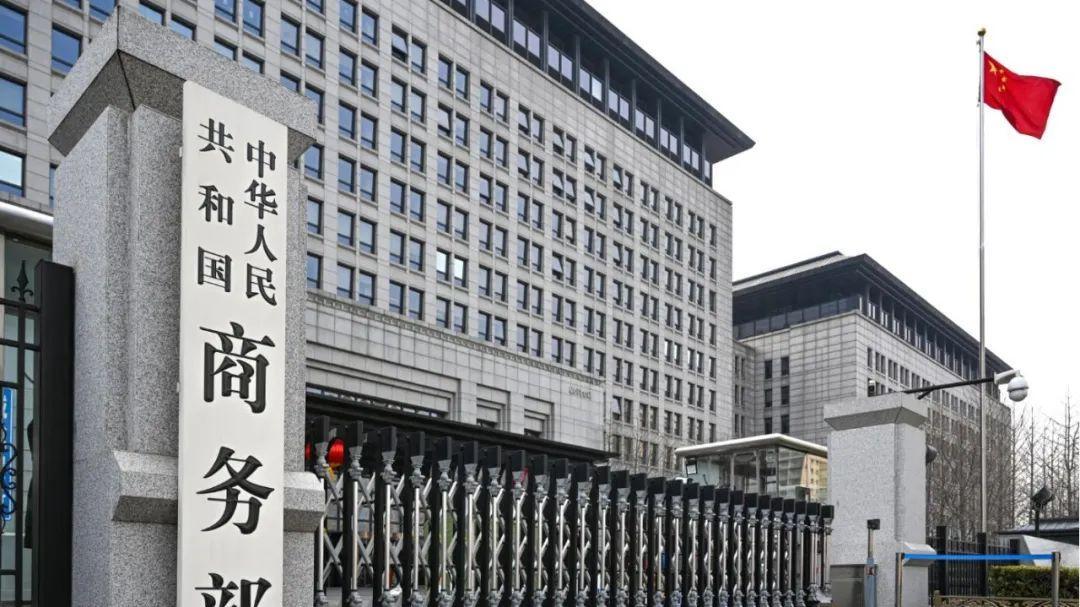 全球经济核弹已引爆：特朗普对华关税升至125%，中国84%重拳回击