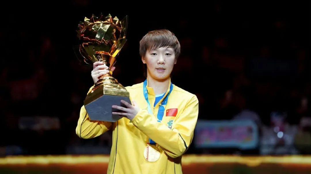 凌晨0点！中国乒乓球再度陷入争议：孙颖莎成众矢之的，球迷痛骂