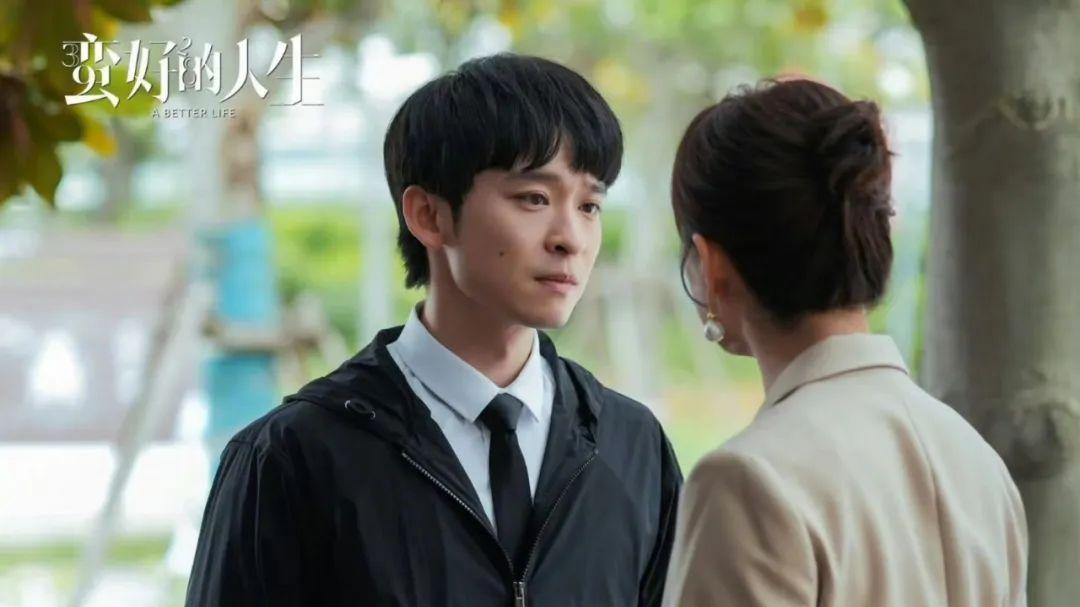 打脸全网！董子健一个拥抱让全网倒戈：谁说中年偶像剧不能封神？