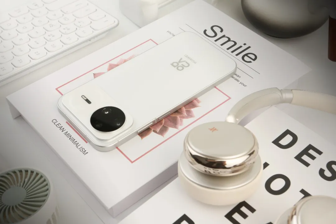 “枫”头正劲，“智”得意满｜聊聊华为nova15系列