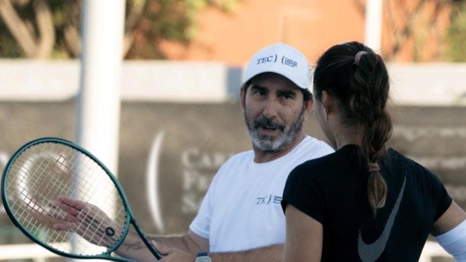 郑钦文开启中东赛季，团队增加新成员，前法网冠军临时执教