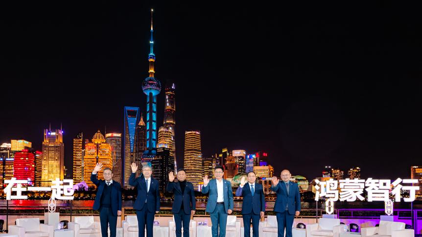 从数据看鸿蒙智行：月销8万台与翻倍增长的背后