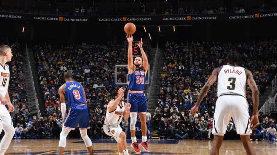 库里的颠覆性：改变篮球OR毁了篮球?