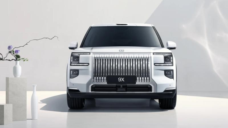 不是所有豪车都能把白车做好！极氪9X“极昼白”高级感拉满